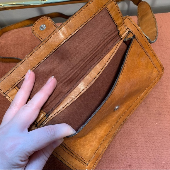 Vintage Faux Leather Crossbody Purse - Picture 5 of 13